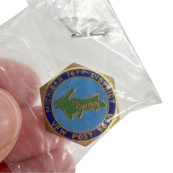 Lot of 7 Union Lapel Pins: UAW, Masonic Lodge, VFW & NAA - Picture 5 of 10